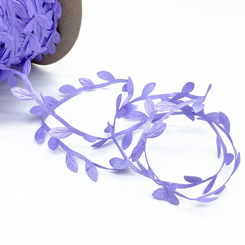 Vibrant Silk Leaf-Shaped Artificial Green Leaves for DIY Crafts and Decoration - 10 Yards