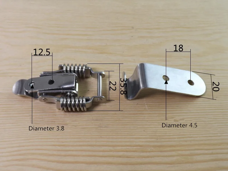Small and Hook No Hole 002