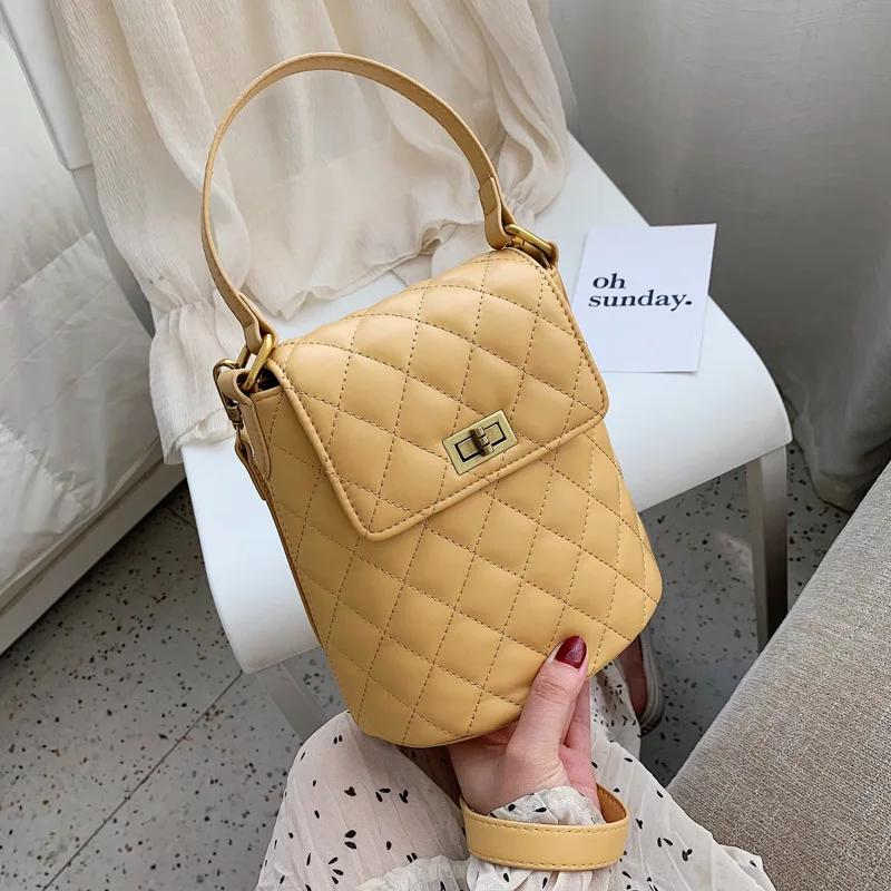 

2019 new Korean version oblique bucket bag Xiaoxiang style feeling single shoulder rhomboid chain bag