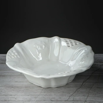 

Candy bowl "Lily" medium, white, 20 cm