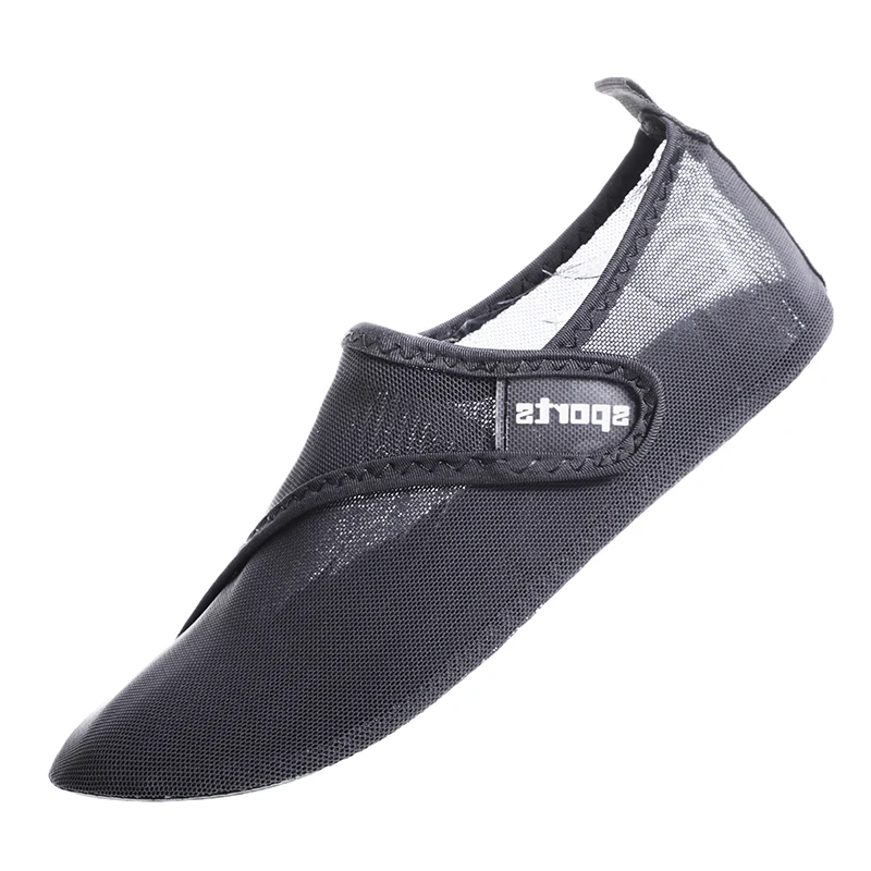 Cena Kobiety siatkowe trampki buty do pływania sporty wodne Aqua Seaside Beach Surfing pantofle Upstream lekkie obuwie sportowe dla kobiet