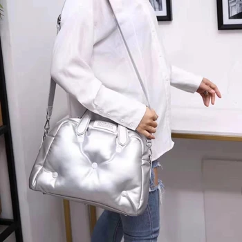 

High Sense of Luxury Pillow Bag 2020 New Space Cotton Female Bag Cloud Bag Shoulder Portable Messenger Soft Leather Bag Channels