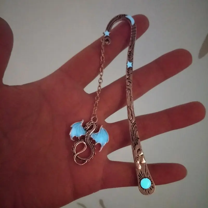 

Vintage Metal Bookmark Pterosaur Pendant Handsome Beautiful Hairpin Sun And Moon Stars Grain Double Color Optional