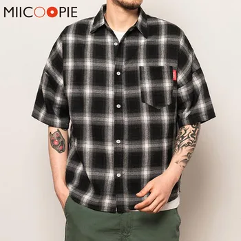 

2020 Summer Men Oversized Plaid Shirt Casual White Red Black Plaid Short Sleeve Hip Hop Streetwear Mens Harajuku Hipster Shirts