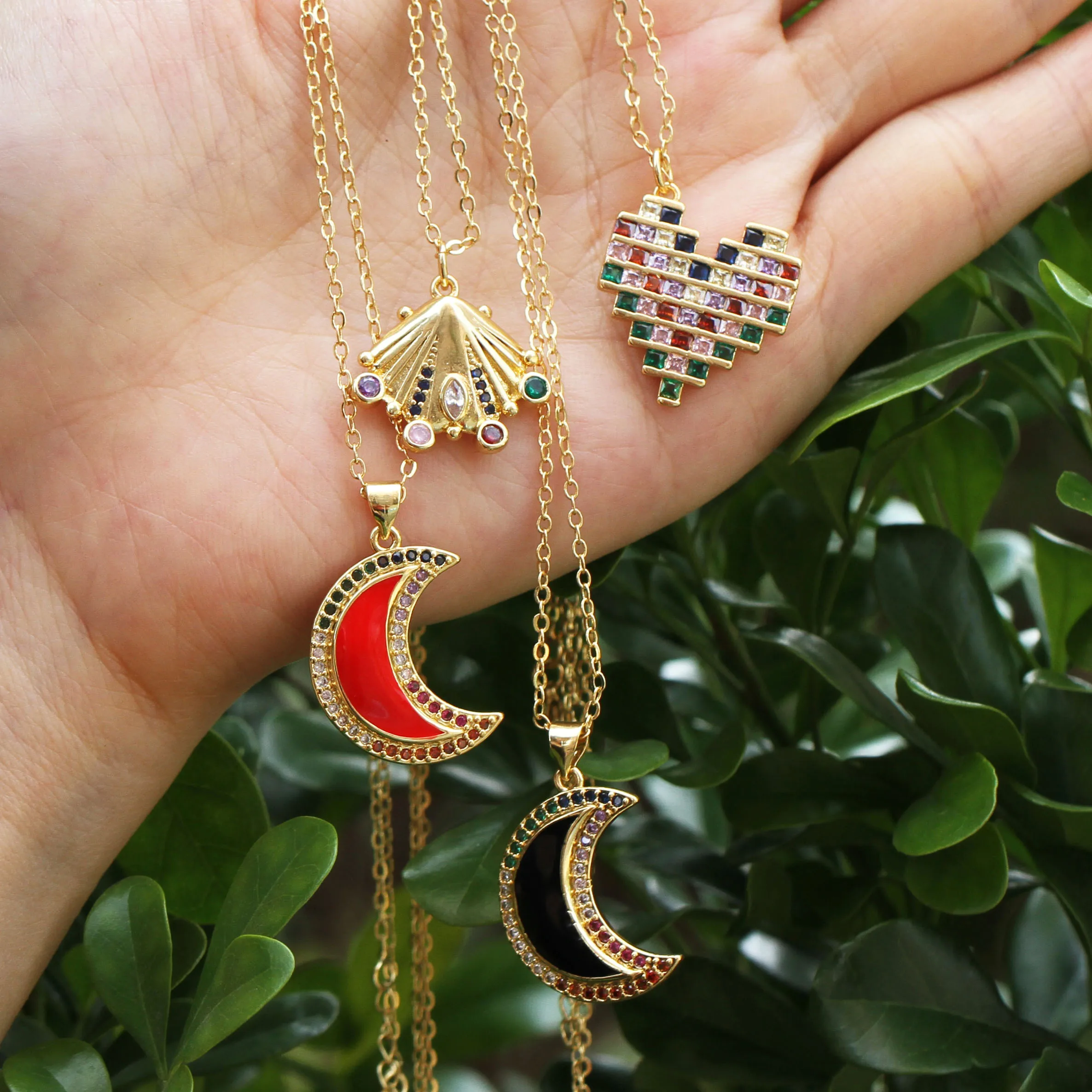 

Hot New Design Fashion Women Charm Necklace Trendy Rainbow CZ Enameled Moon Heart Shape Pendant Chain For Girl Birthday Jewelry
