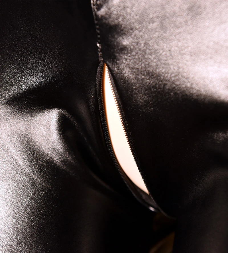 Crotch zipper