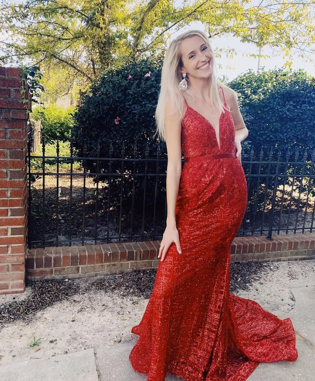 

Red Sequined Evening Dresses 2020 Mermaid Long Sleeveless Spaghetti Strap Sleeveless V Neck Prom Gowns Sparkle Formal Party