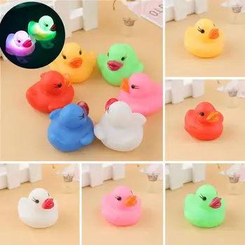 

1 Pc Interesting Lovely Flashing Light Rubber Duck Light Floating Rubber Duck Kids Toy Bathing Baby Bath Swimming