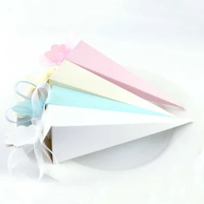 

100pcs Wedding Supplies Favor Triangular Cone Ice Cream Candy Boxes European Embossed Rectangle Chocolate Box with Ribbons