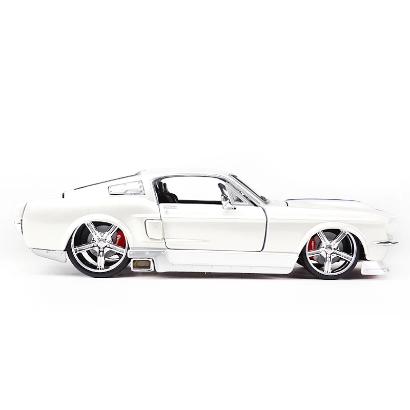 Maisto 1:24 1967 Ford Mustang GT спортивный автомобиль статическое моделирование литья под давлением сплав модель автомобиля