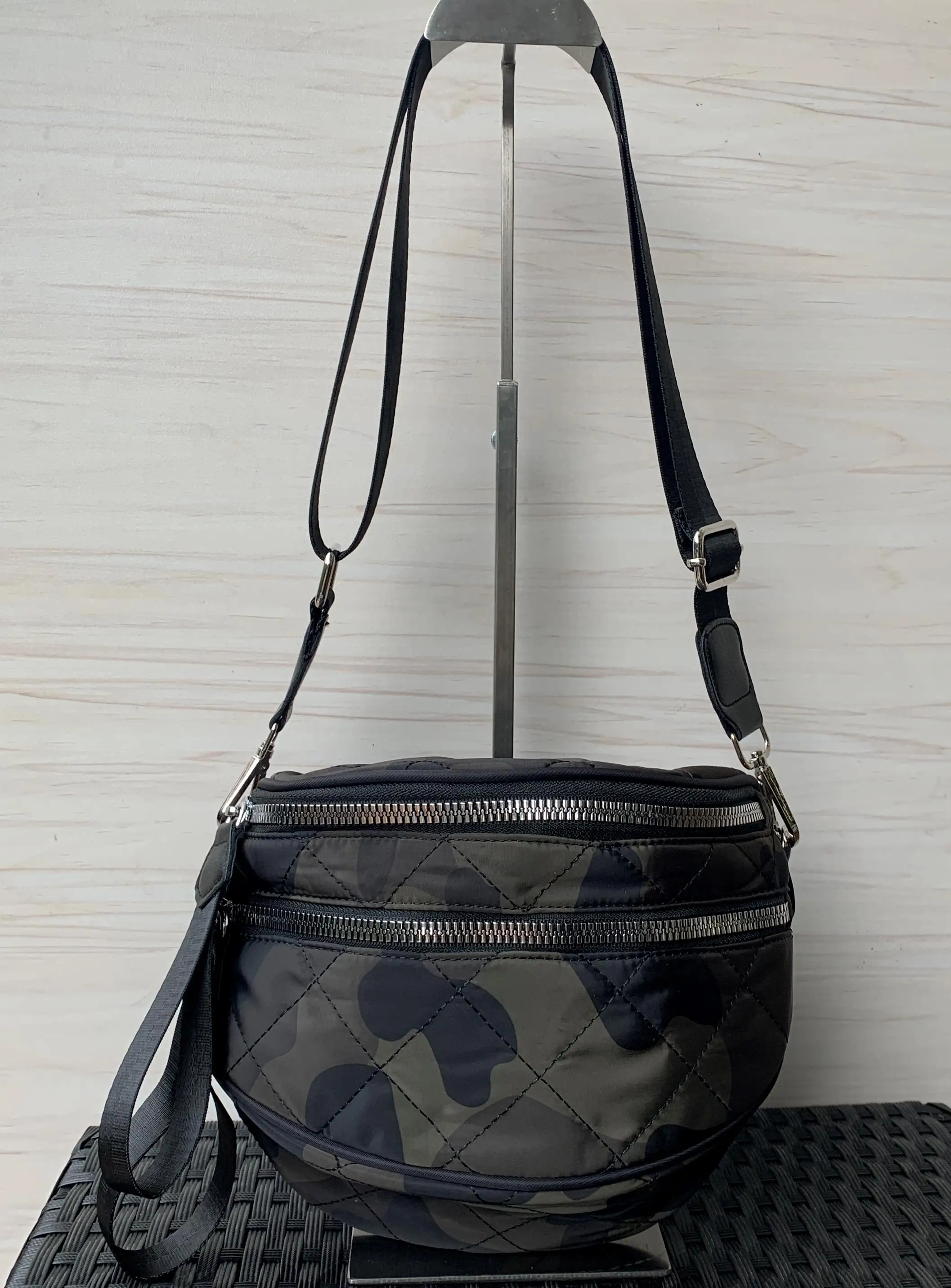 Women's Bags expensive. 2022 New Arrival Camo Chest Bags For Female High Quality Splashproof Nylon Shoulder Bags Sport  Travelling Cycling Hiking evening bags