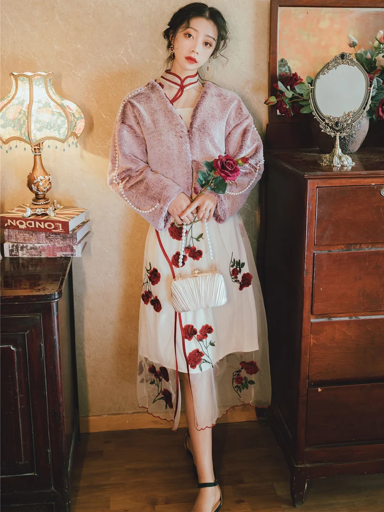 Cream apricot heavy industry rose embroidery improved cheongsam two-piece dress over pricing