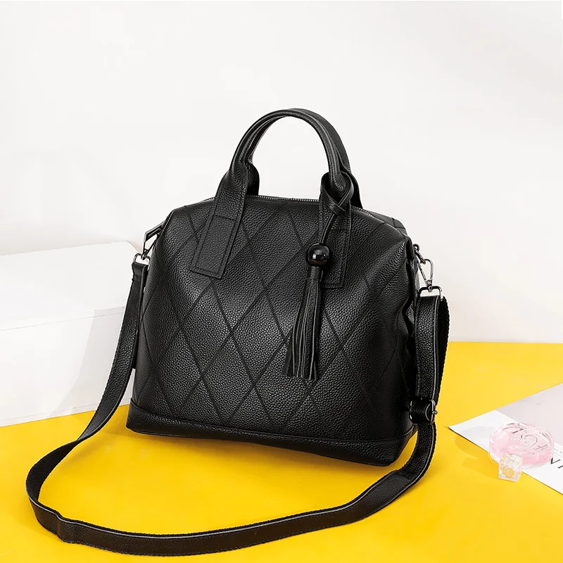 BISON DENIM Genuine Leather Women Shoulder Bags Large Capacity Crossbody bags for women Fashion Tassel Female Handbag B1858 - Цвет: black