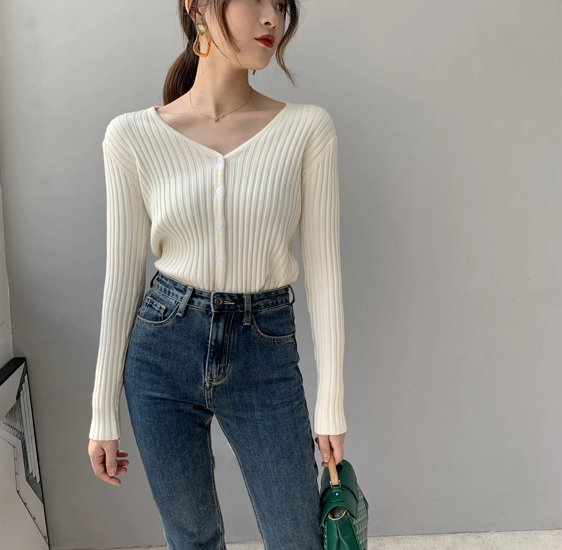 INNASOFAN Knitted sweater Women Autumn Spring long-sleeved cardigan Euro-American fashion chic elegant V-collar solid sweater