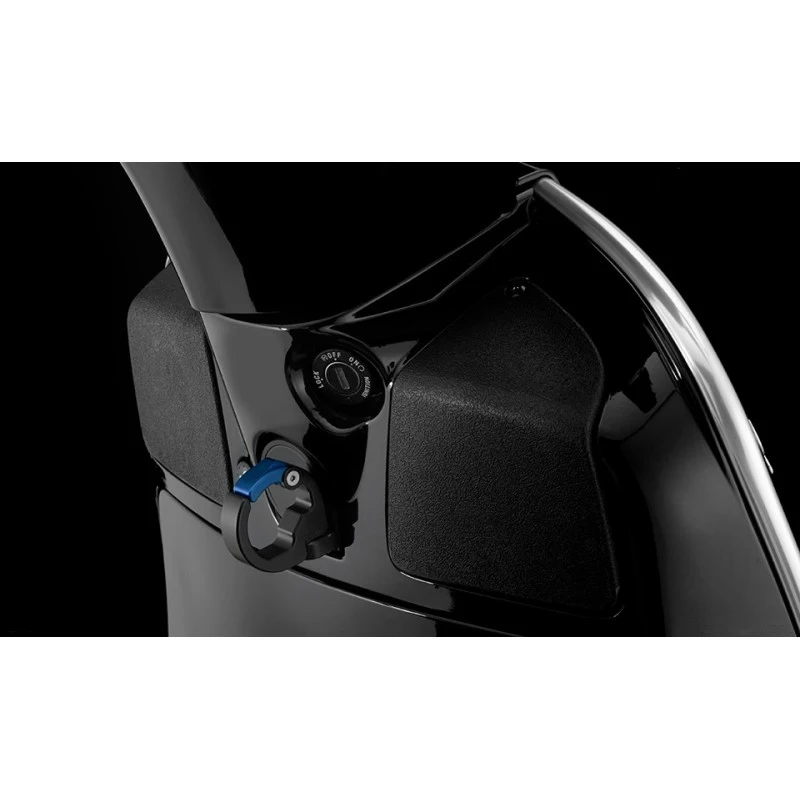 convenience-hook-bikers-vespa 2