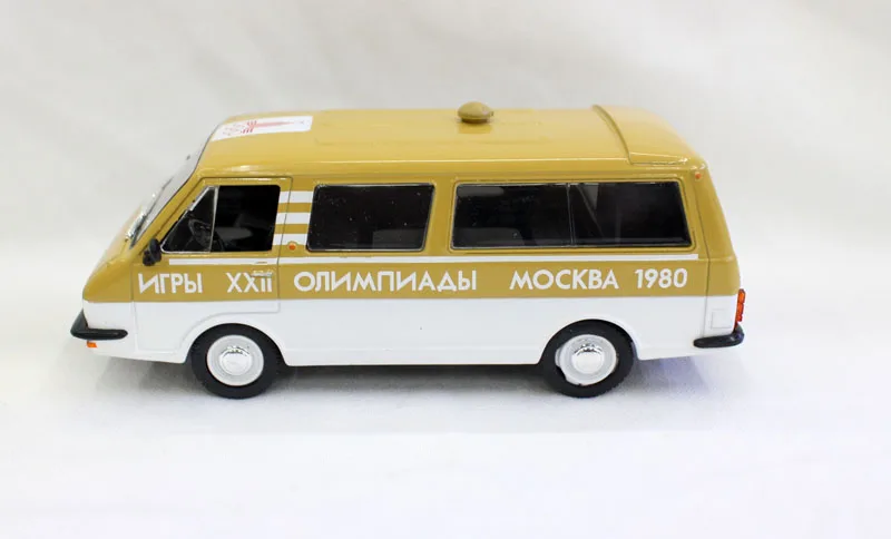 

Russia 1:43 Alloy Car Model RAF 2203 Latvian Vans Collection Model