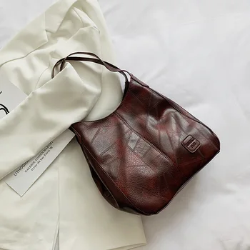 

Dumpling bag 2020 spring new female bag European and American leisure large capacity shoulder bag simple fashion bag