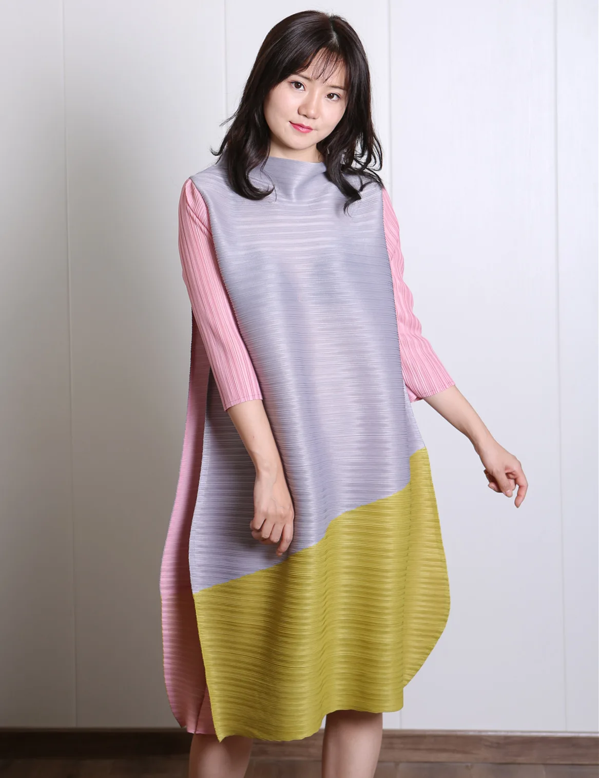 

Patchwork Half High Neck Pleated Long Sleeve Irregular Hem Pleated Dress