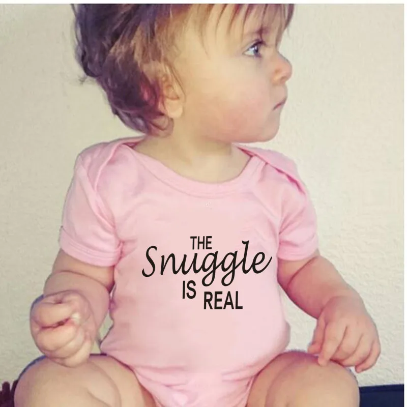 Snuggle Is Real Baby/Одежда для маленьких девочек; комбинезоны для новорожденных; коллекция года; комбинезон с буквенным принтом; Одежда для новорожденных; Возраст 0-18 месяцев - Цвет: Розовый