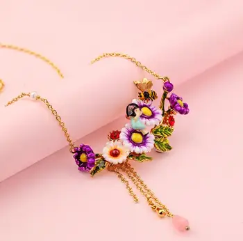 

CSxjd 2019 New Sen series hand-painted Enamel Glaze flower necklace personality temperament bee girl necklace