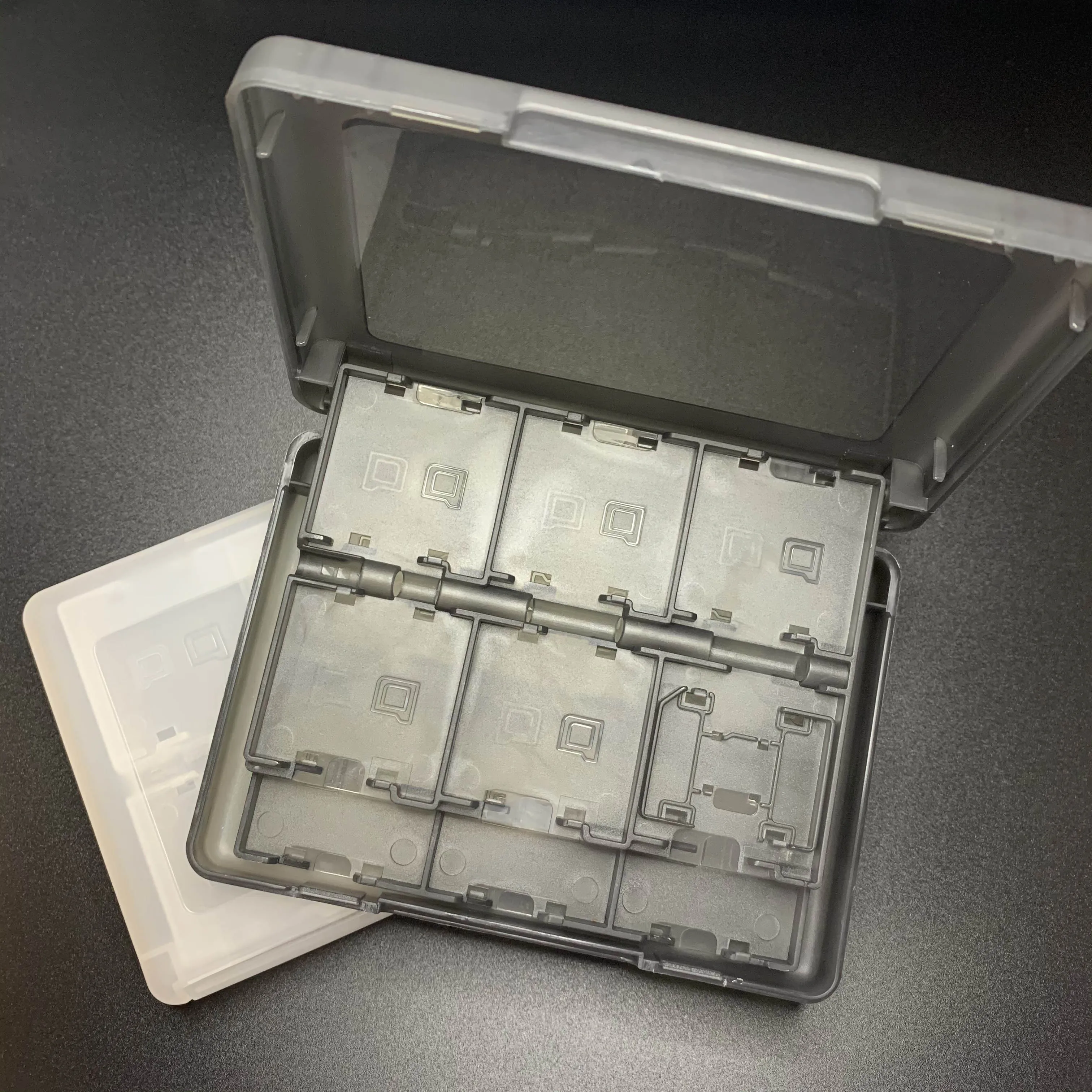 Custodia Per Carte Da Gioco 28 In 1 Per Nintendo Nuova Scatola Di Soluzione Di Archiviazione Cartuccia 3Ds / 3Ds / Dsi / Dsi Xl / Dsi Ll / Ds / Ds Lit