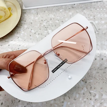 

Elegant Hollow Out Square Sunglasses For Women 2020 New Fashion Gradient Pink Sun Glasses Uv400 Shades Female Chic Eyewear Black