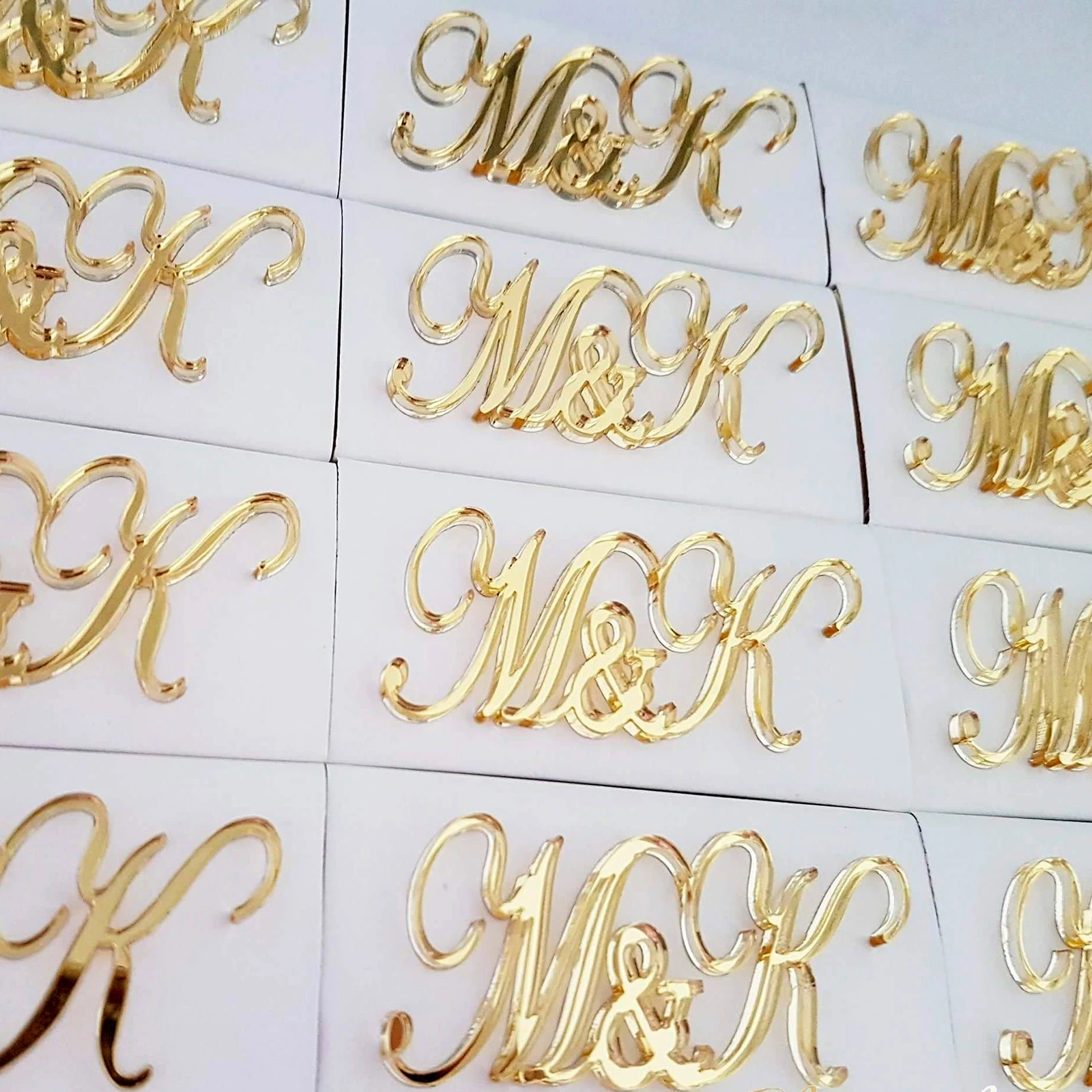 12 шт. персонализированные Великолепные акриловые золотые таблички Свадебные логотипы Украшенные шоколадные пары названия коробка баннер юбилей сувениры