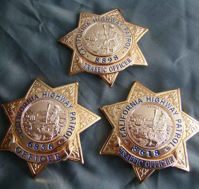 Классический офицер CHP из Калифорнии патрулирования шоссе копия Фильма Prop Pin Badge| |