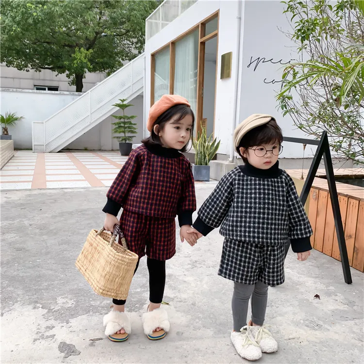 Осенние модные клетчатые топы и шорты с высоким воротником для мальчиков и девочек костюмы из 2 предметов корейский стиль, тонкие флисовые шерстяные комплекты одежды