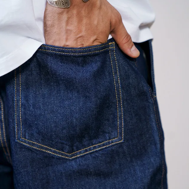 Loose tapered jeans in blue