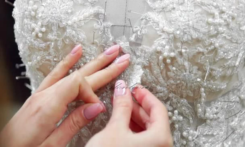 Alonlivn Bling Shiny O-Neck Wedding Dress Elegant Appliques Puffy Ball Gown Bride Skirts