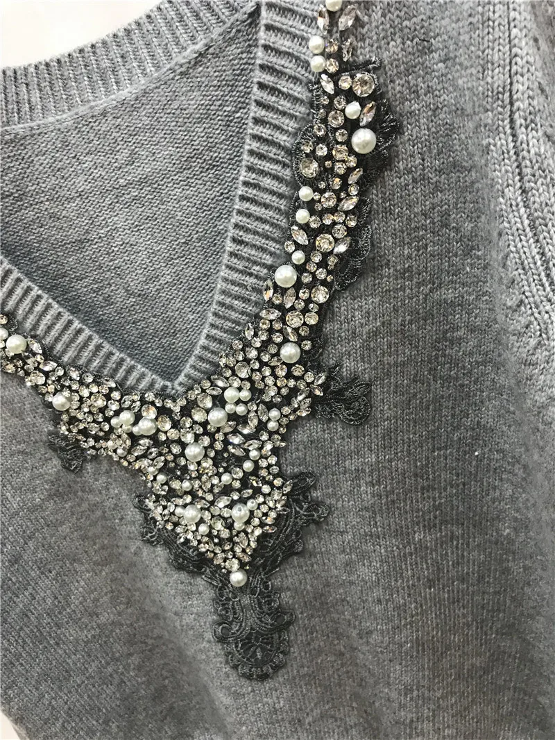 9526025470_953640708