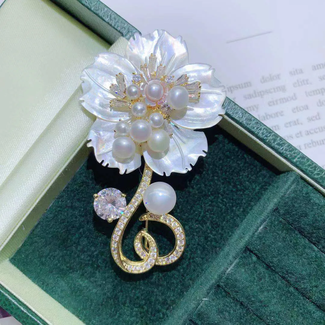 

DIY Accessory New Style Creative Natural White Shell Flower Brooch Women's Flower Brooch Pearl Elegant Corsage Ornament