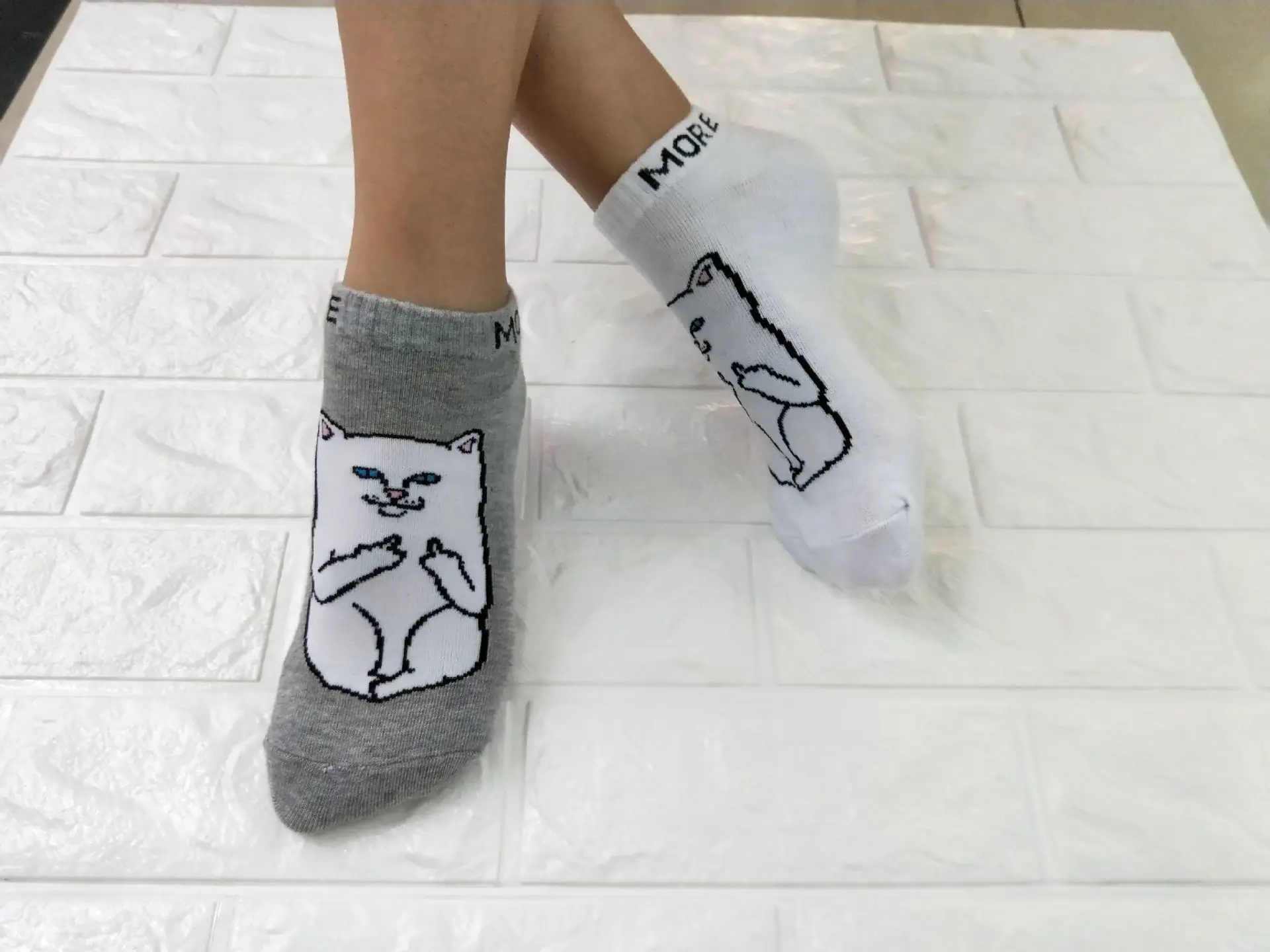 Harajuku/пара хлопковых носков для мужчин и женщин с котом, средний палец, уличная мода, пародия INS, носки в стиле хип-хоп, женские носки-башмачки