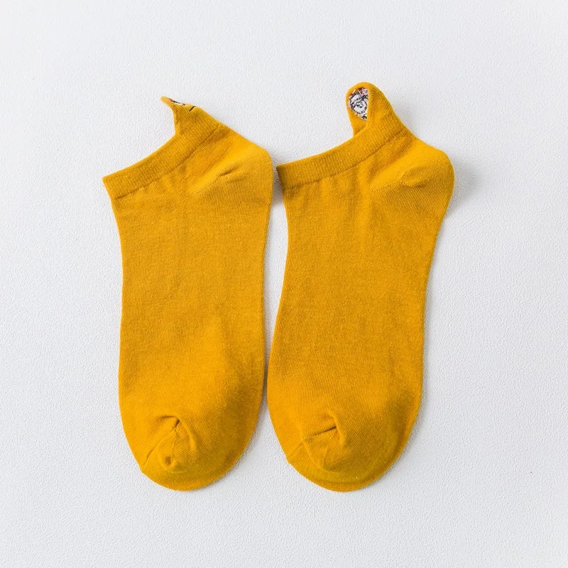 Yellow 1 пара разноцветные конфеты кавай женские носки счастливый мода лодыжки забавные носки девушки женские хлопковые вышитые экспрессии носки - Цвет: Yellow