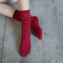 Человек Для женщин средней длинны, без пятки, носки из хлопка однотонноные женские теплые мягкие зимние Повседневное носки с изображением забавных милых длинные носки до колена для девочек с героями мультфильмов, кровать носки-тапочки