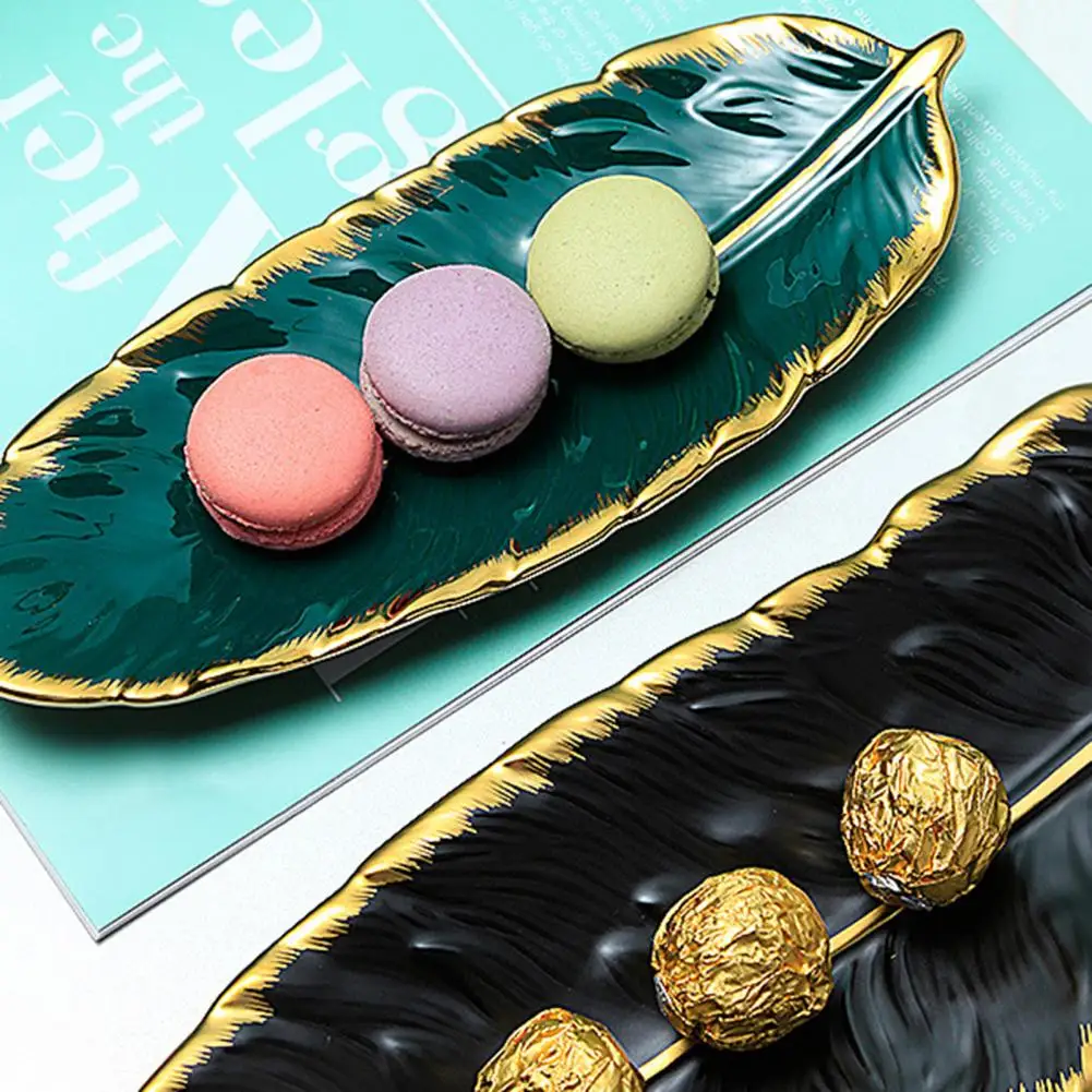 Nordic Luxuries Gilded Ceramic Dessert Plate Stylish Porcelain Creative Feather Shape Fruits Storage Plate Kitchen Accessories