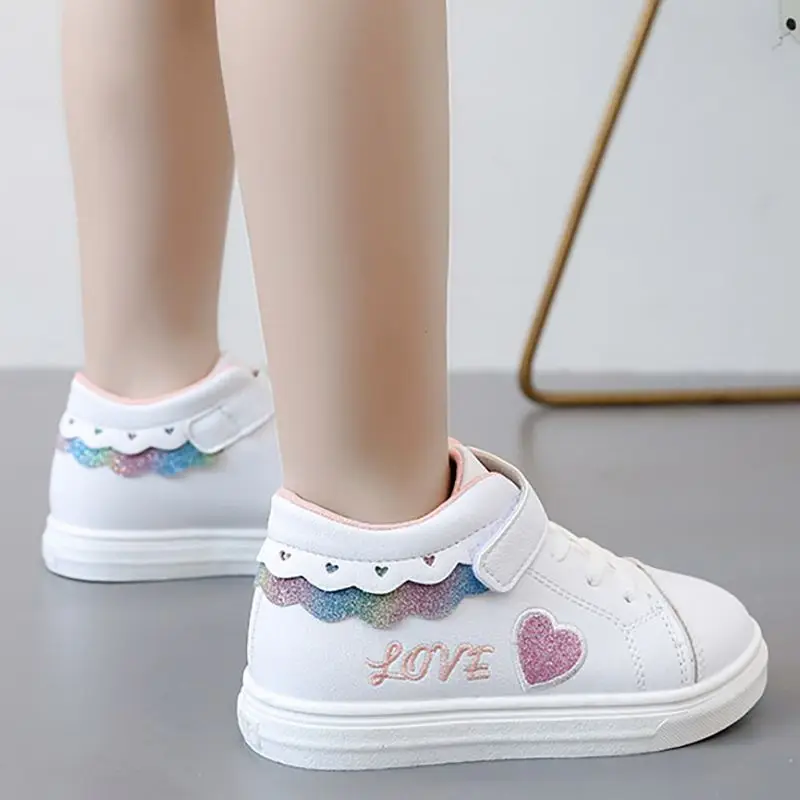 

Spring Fashion Girls Casual Shoes Girl Sneakers Brand Shoe All-match Heart Embroidered Breathable Flat Leather Shoes