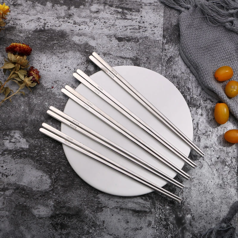 Silver 5 Pairs Reuseable Korean Household 304 Stainless Steel Chopsticks Flat Sushi Hashi Chop Sticks 23cm Dinnerware Gold Chopsticks - Цвет: Silver