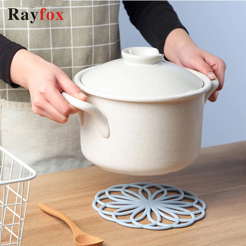 

Kitchen Accessories Gadgets Multi-purpose Heat-resistant Placemat Flower Design Mat Household Hollow Casserole Pad Anti-hot Mat