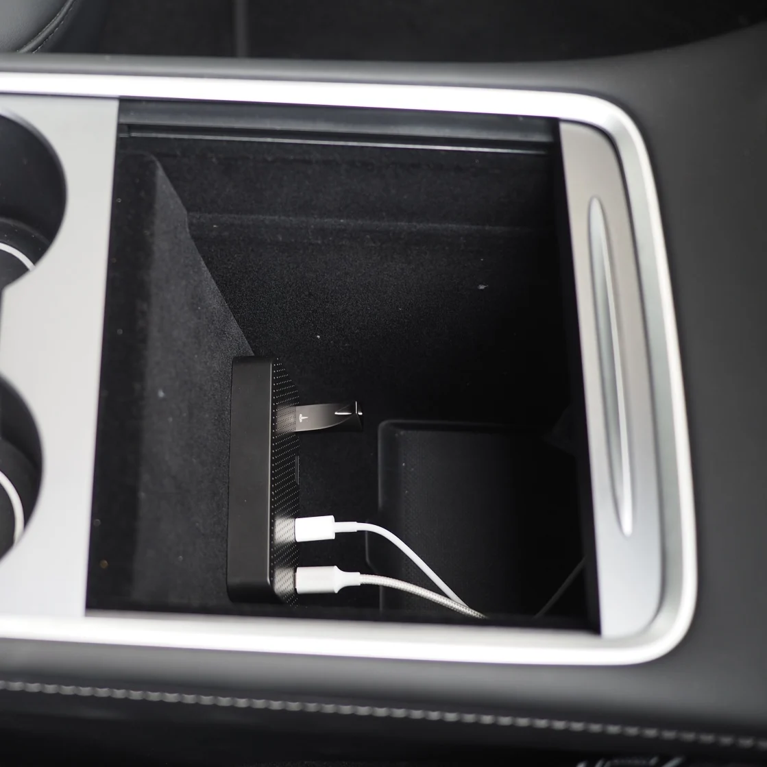 USB Hub Docking Station - Max Speed | Tesla Model 3 & Y