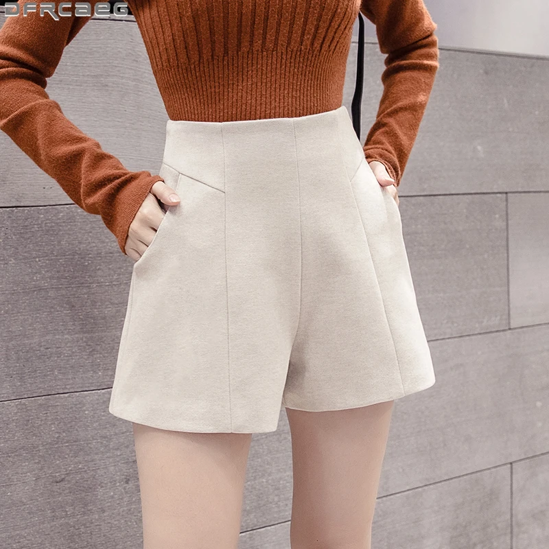 

Casual Streetwear Beige Black Shorts Womens New Solid Vintage Winter Woolen Short Femme Slim High Waist Wide Leg Shorts Female