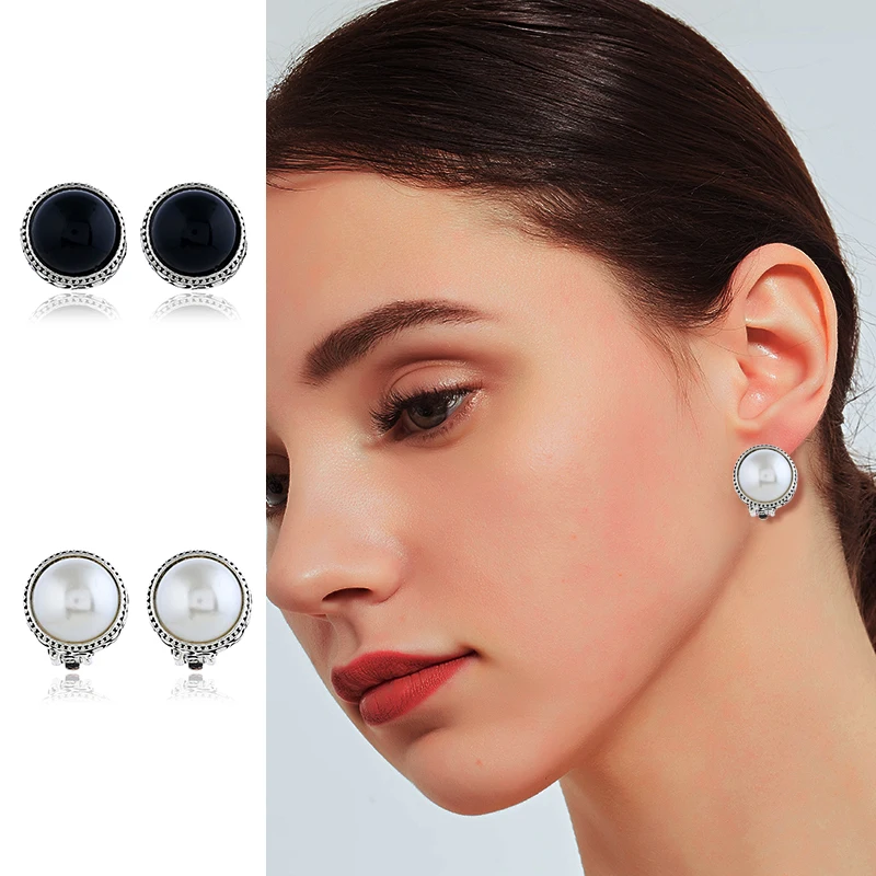 

2019 latest popular inlaid pearl fashion pierced copper ear clip large geometric round simple temperament engraved pattern