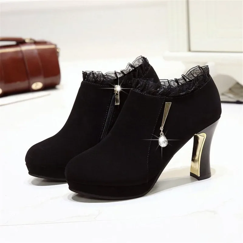 Женские туфли на высоком каблуке лодочки со стразами и молнией квадратном весна