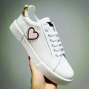 

Women Snealers Genuine Leather White Trainers Sneakres Fashion Embroidery lOVE& Heart Women Causual Flats футболка 2020 женская