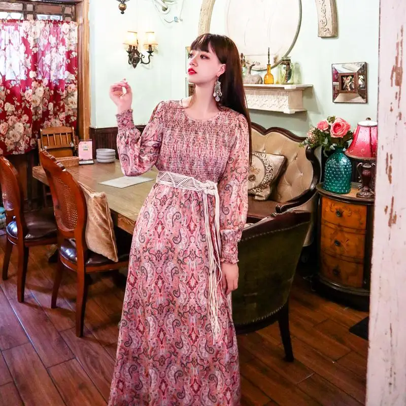 Video scene shooting autumn new national printed dress long skirt and belt
