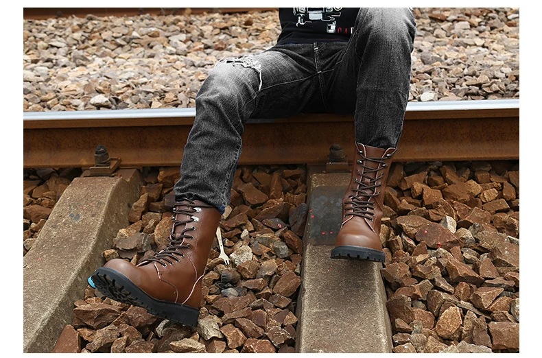 NEW Military Boots Men Winter Shoes Warm Men Leather Boots Footwear Cowboy Tactical Boots Men Casual Shoes