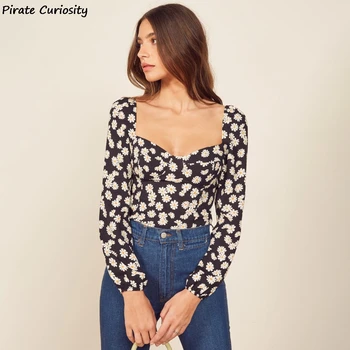 

Pirate Curiosity Floral Printed Female Blouse 2020 Spring Square Collar Long Sleeve Sexy Blusas Vintage Chic Women Short Blouse