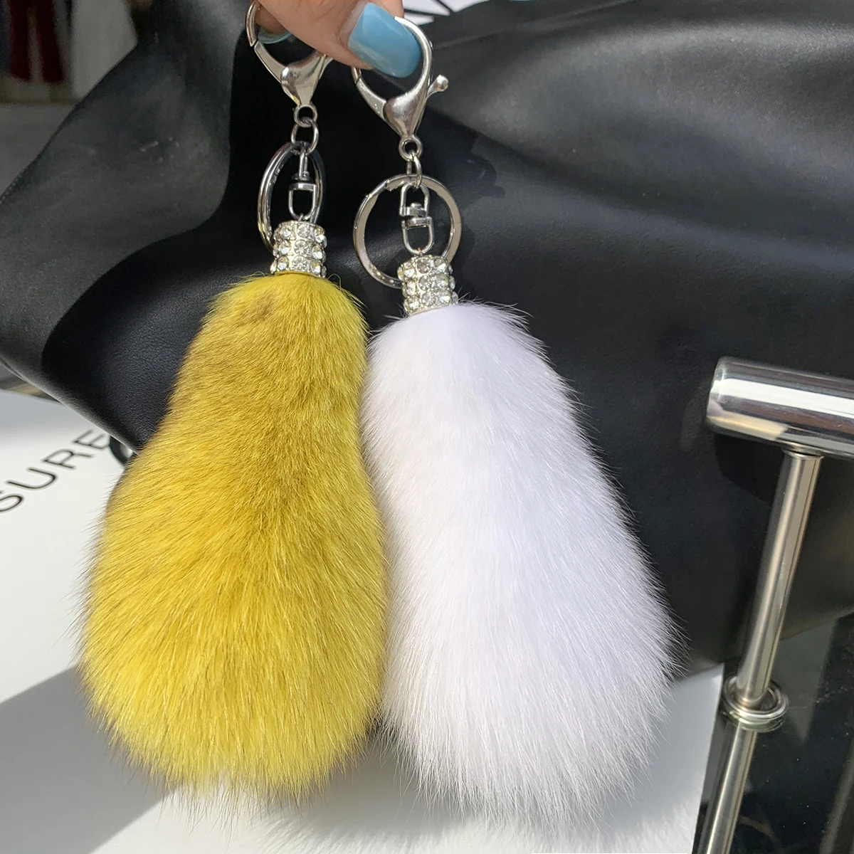 Luxury Real Mink Fur Keychain Soft Cute Fox Toys Women HandBag Ornament  Pendant Car Key Ring Fox Tail Trinket Gifts Accessories