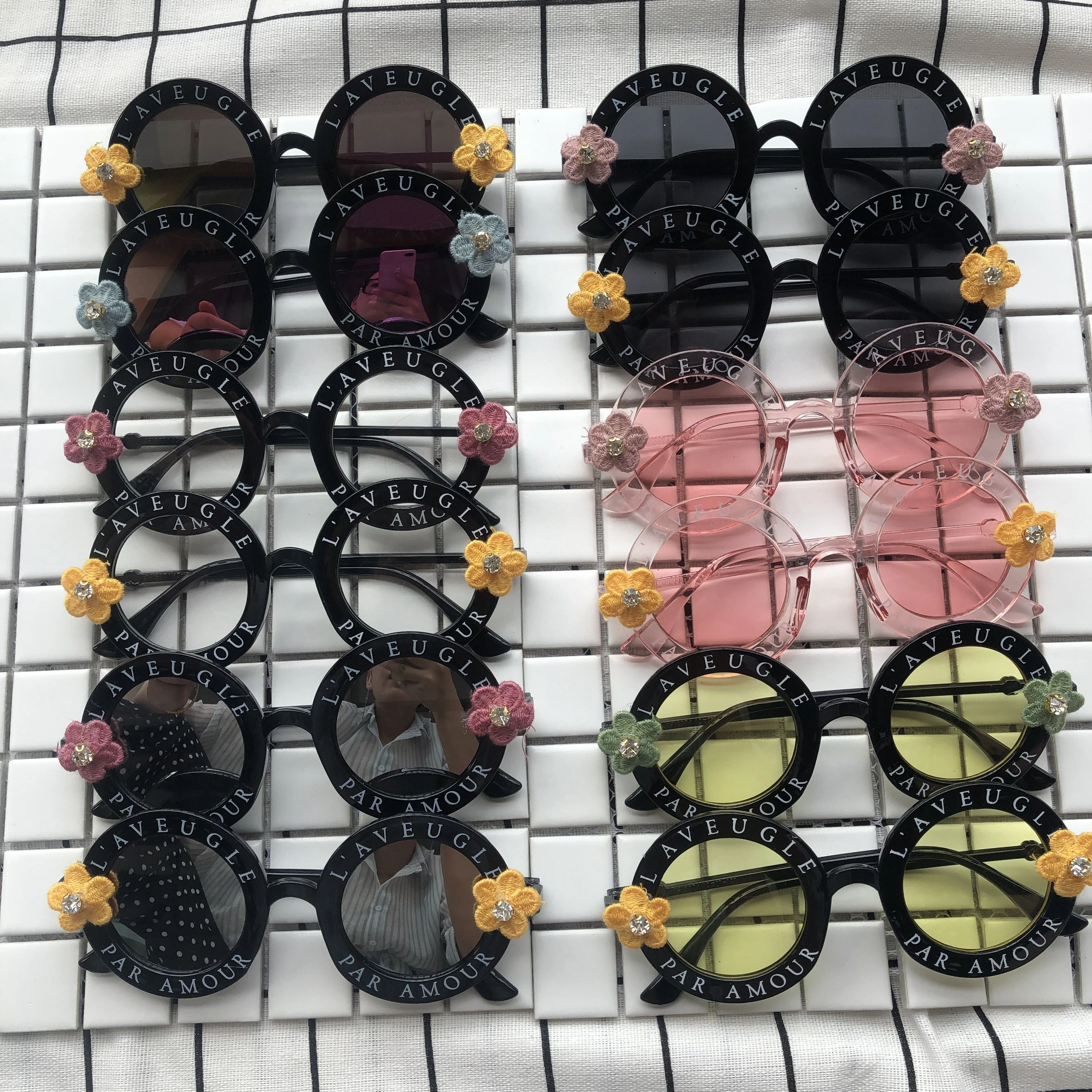 

Colorful Diamond Flower Women Sunglasses Small Round Eyewear Summer Beach Sun Glasses UV400 Vintage Letter Eyeglass Gafas de sol